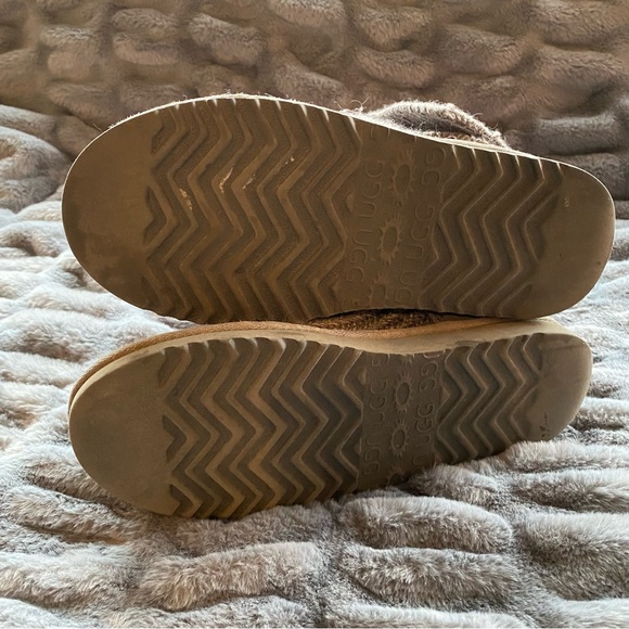 Ugg Classic Cardy Knit Sweater Boots Grey - Picture 13 of 14